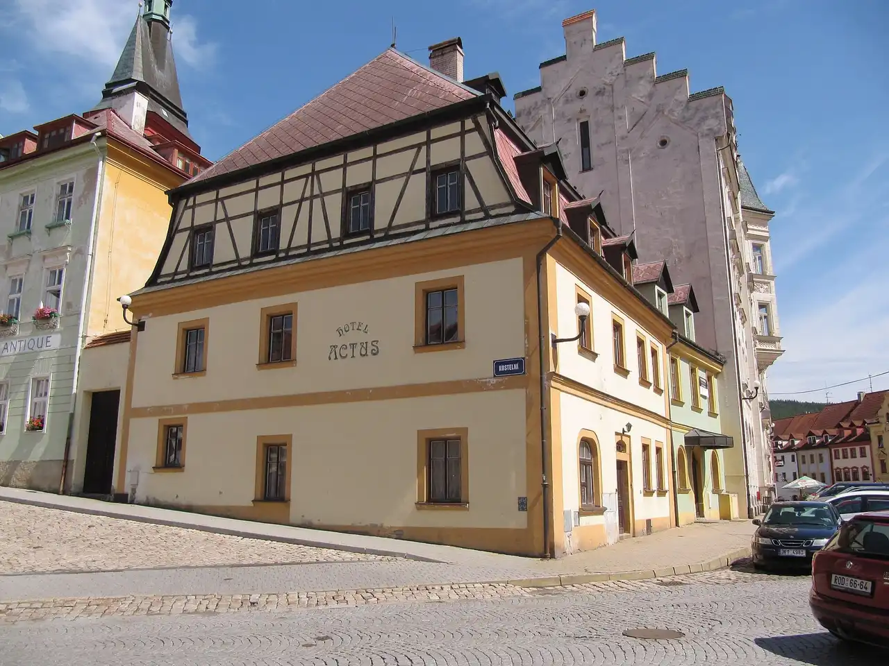 Loket town square