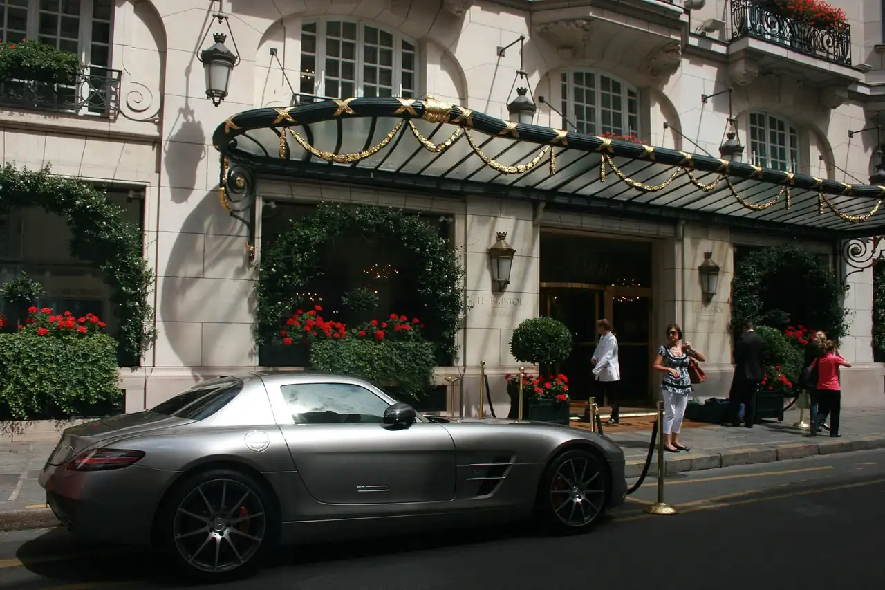 Le Bristol Paris