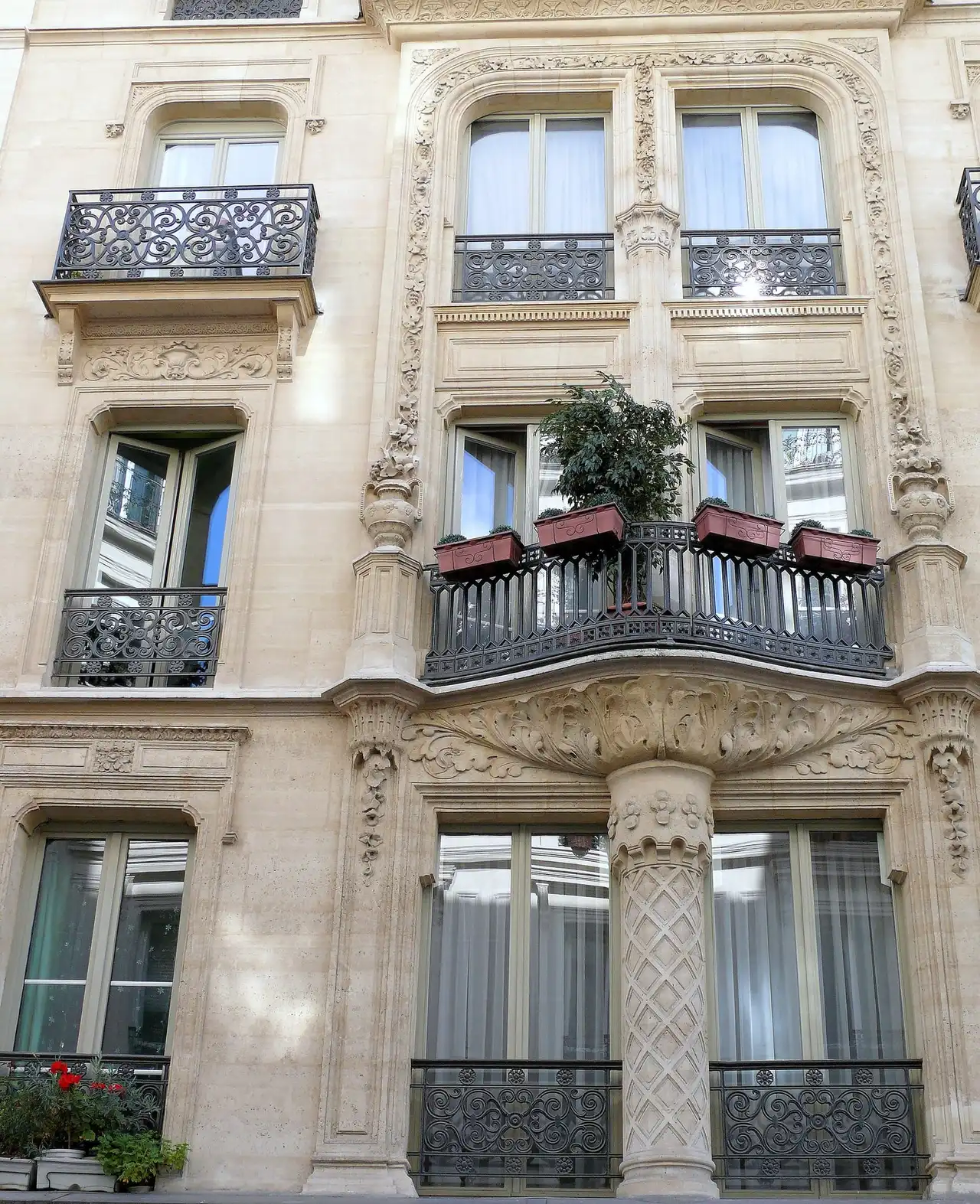 Rue Victor-Massé, a porta do bar em Pigalle