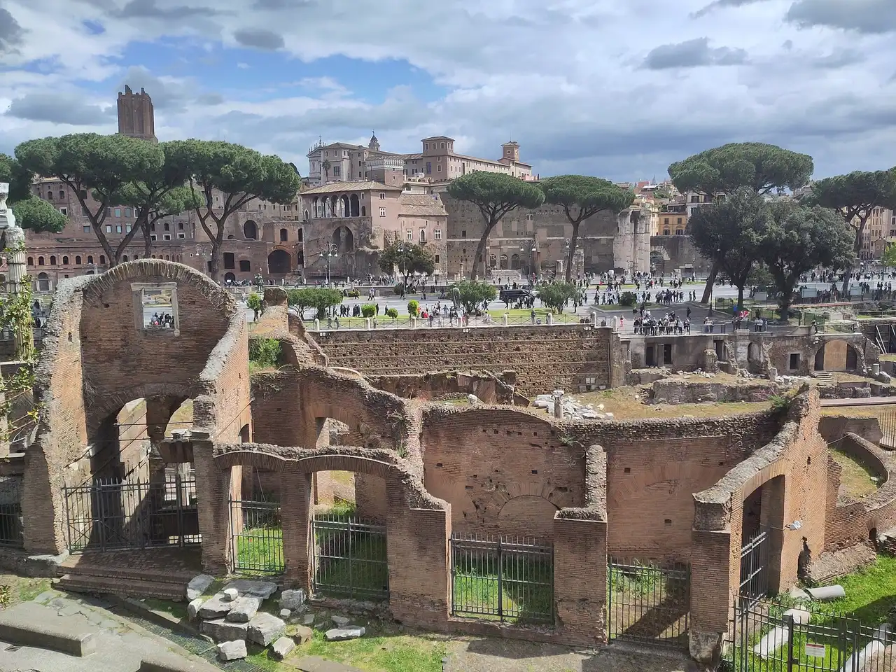 Forum Romanum (die Mauer, auf der Ann einschläft)