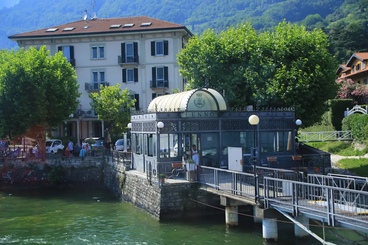 Lenno boat landing